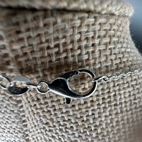 Oval Cameo Shell Pendant Woman Carving on Silver Chain - Picture 13 of 16